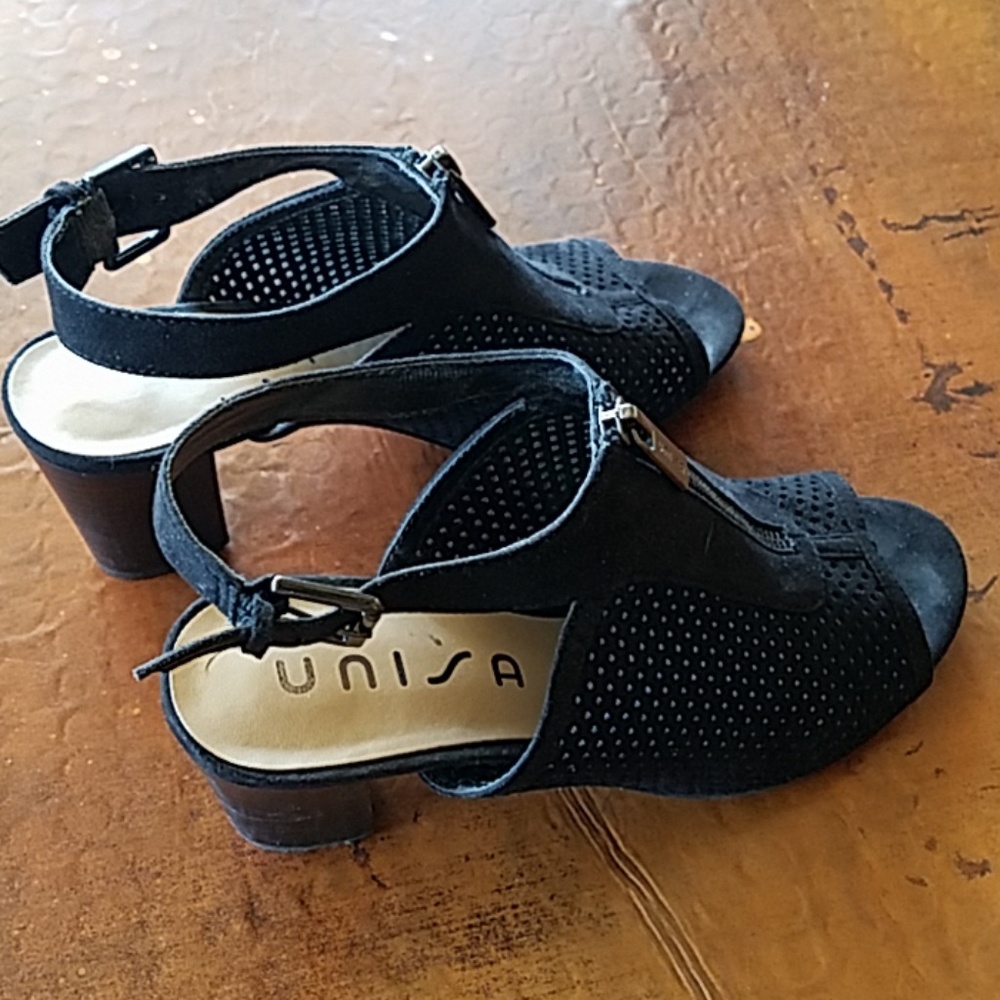 Shoes - Picture 2 of 4